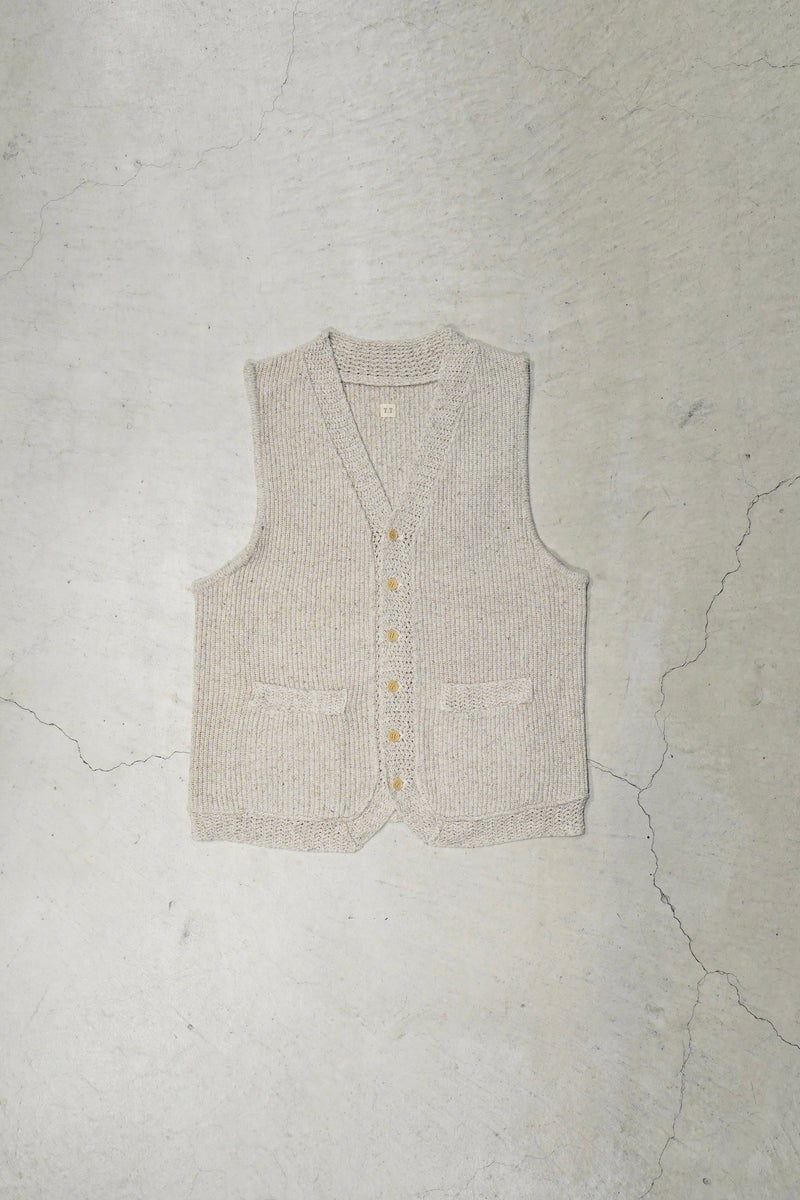 KNITTED VEST (IVORY)