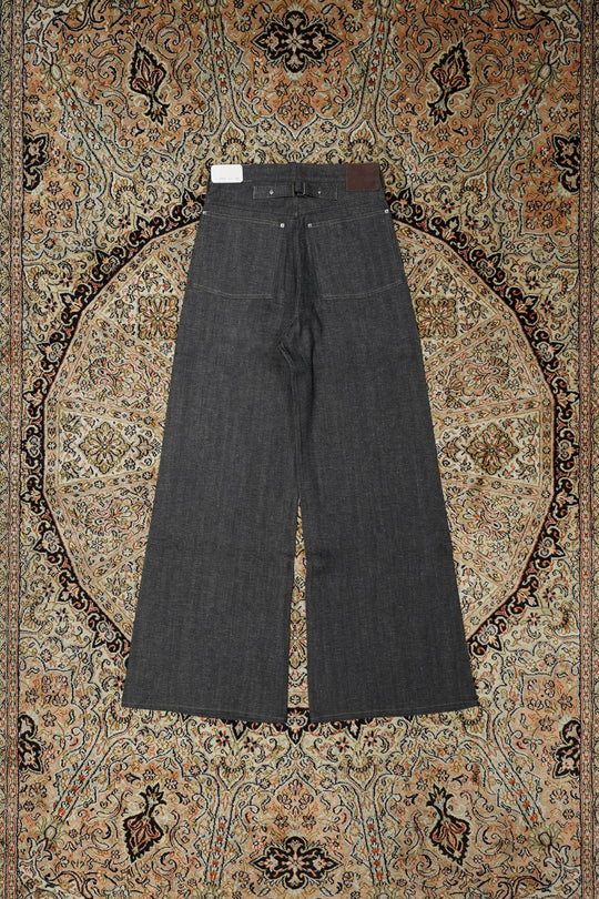 Taiga Takahashi(タイガタカハシ)のDENIM TROUSERS W(RAW INDIGO