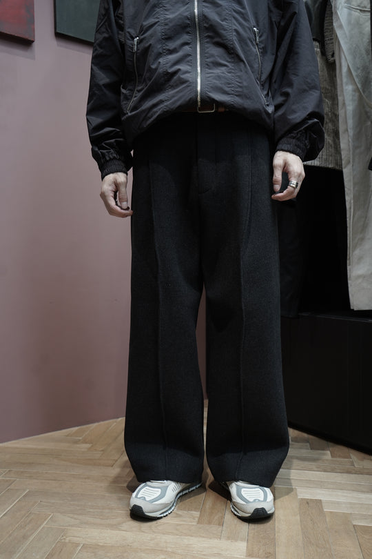 Omar Afridi(オマールアフリディ)25AWの2D TROUSERS(CHARCOAL GREY