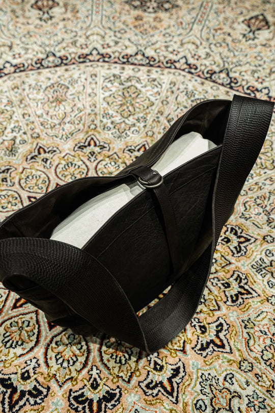 taiga takahashi ショルダーバッグ Taiga Takahashi(タイガタカハシ)のNEWSBOY BAG(BLACK)(ショルダー