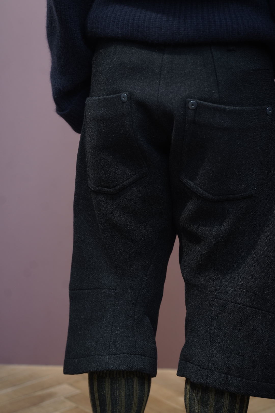 OMAR AFRIDI (Omar Afuridi) RiveTed Wide Cropped Trousers (Black