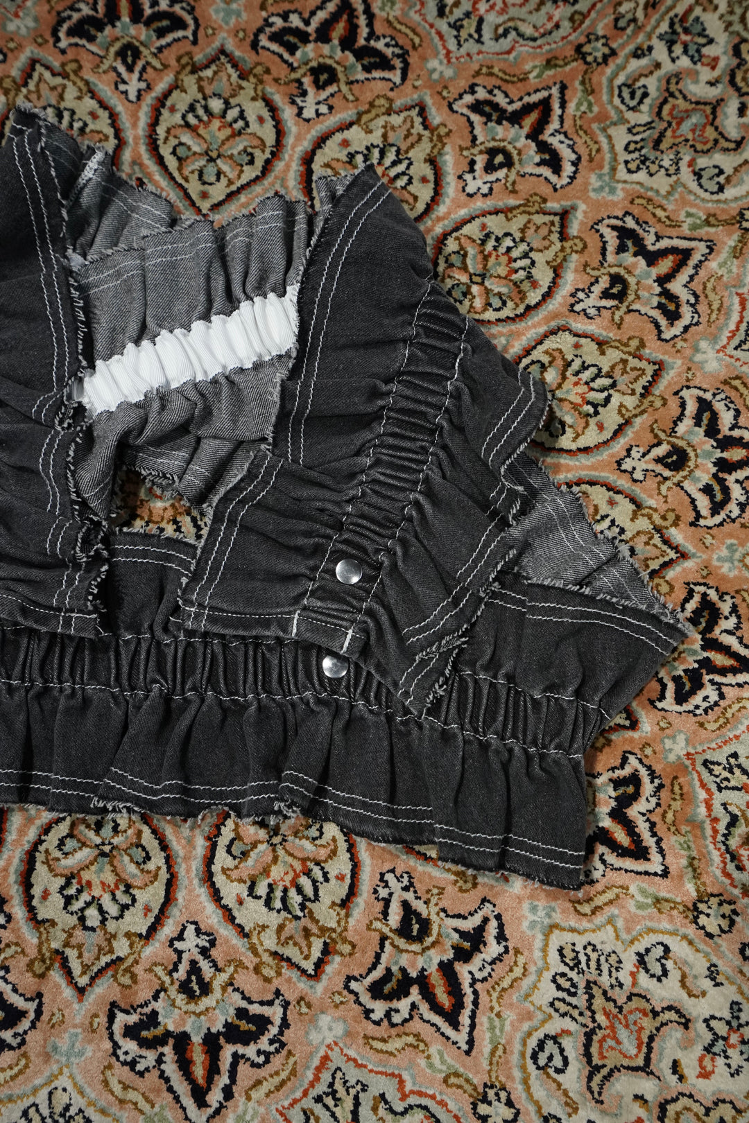 HOUGA(ホウガ)のjean frill belt(black)(ベスト)の通販