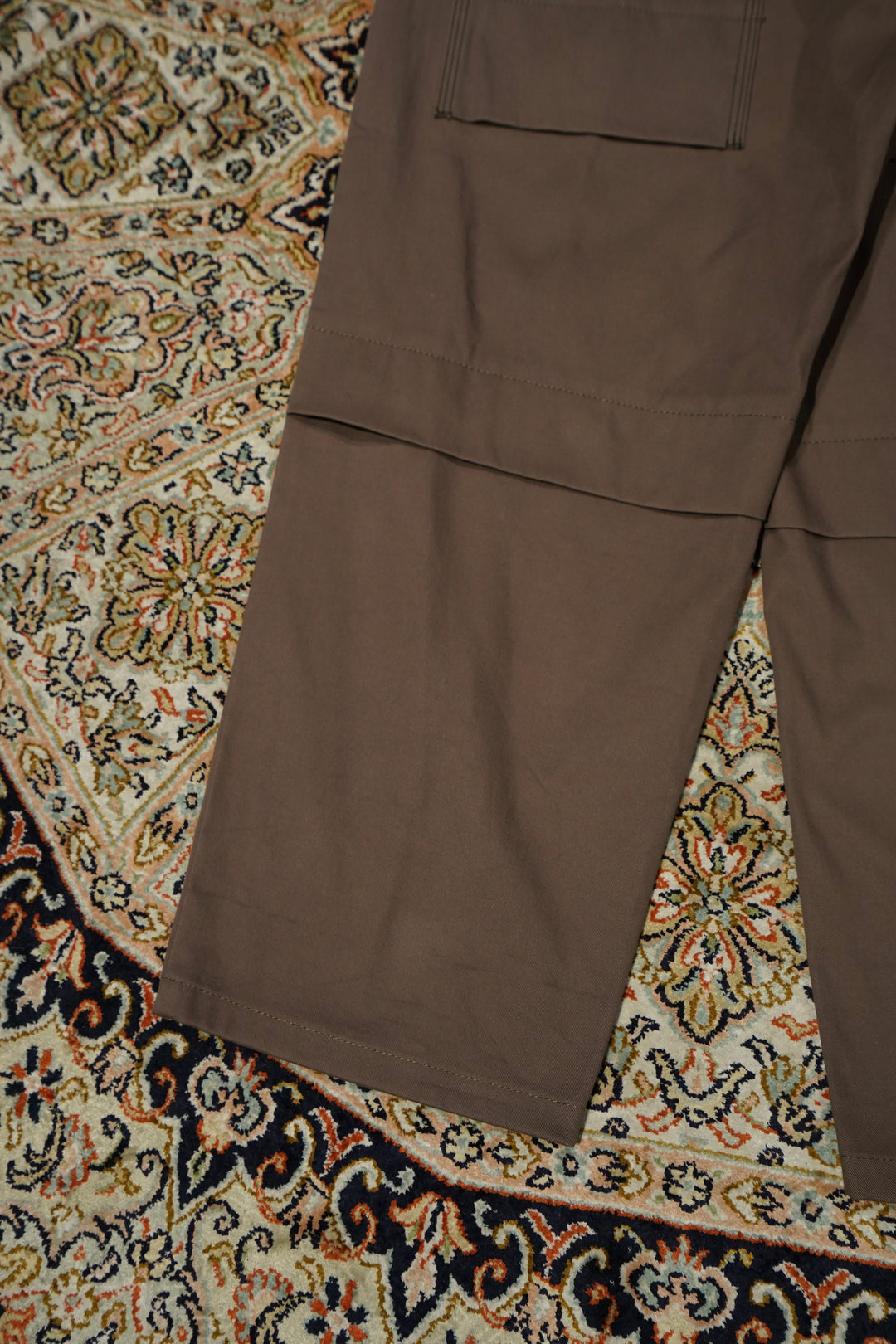 UJOH(ウジョー)のRing Belted PNT(Mocha Brown)(パンツ)の通販