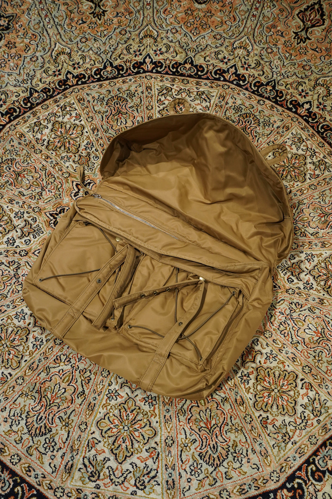 未使用品 SAGAN VIENNA MESSENGER RECYCLED NYLON メッセンジャーバッグ 【サイズ：XL】 COYOTE BROWN 定価114400円 日本製 サガン ヴィエンナ メンズ 5MLA/F07295/LUN25/ SAGAN VIENNA(サガン・ヴィエンナ)のMESSENGER BAG(COYOTE BROWN