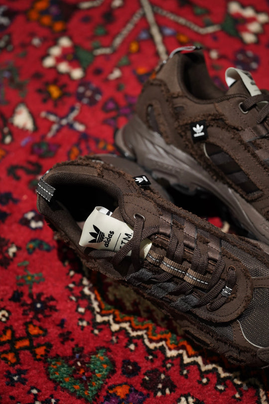 adiads(アディダス)のSHADOW TURF SFTM(BROWN)(スニーカー)(靴
