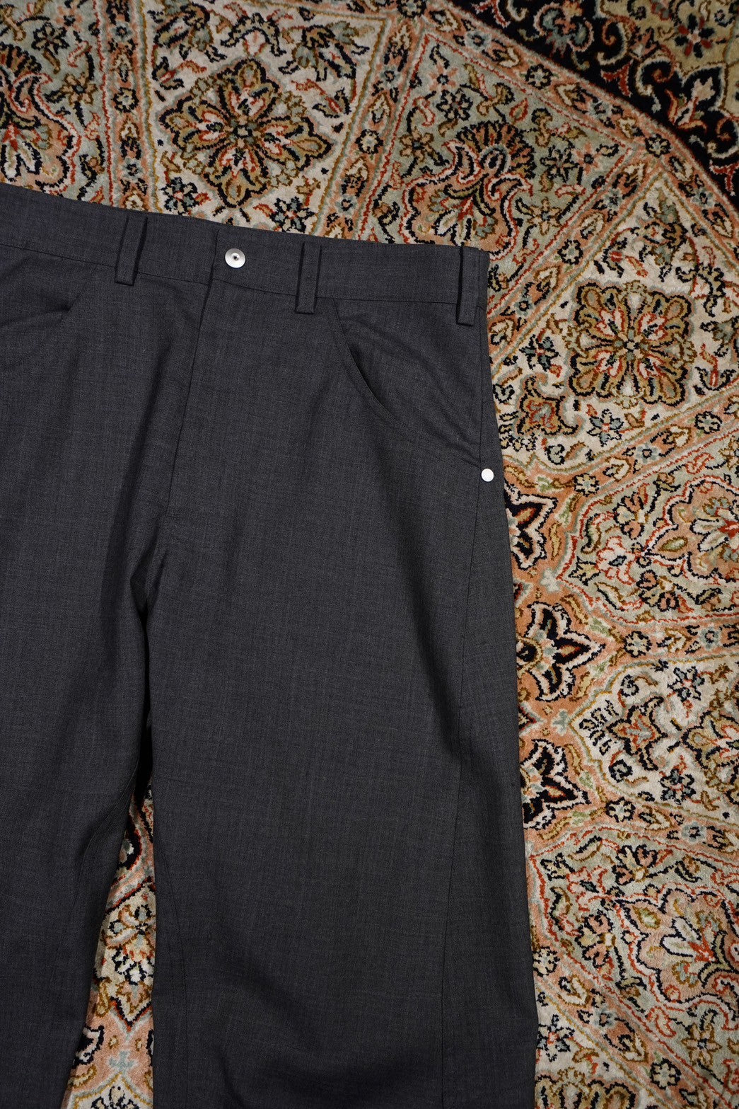 OMAR AFRIDI gray Knee Darted フレアショートパンツ OMAR AFRIDI gray Knee Darted フレアショートパンツ - メルカリ