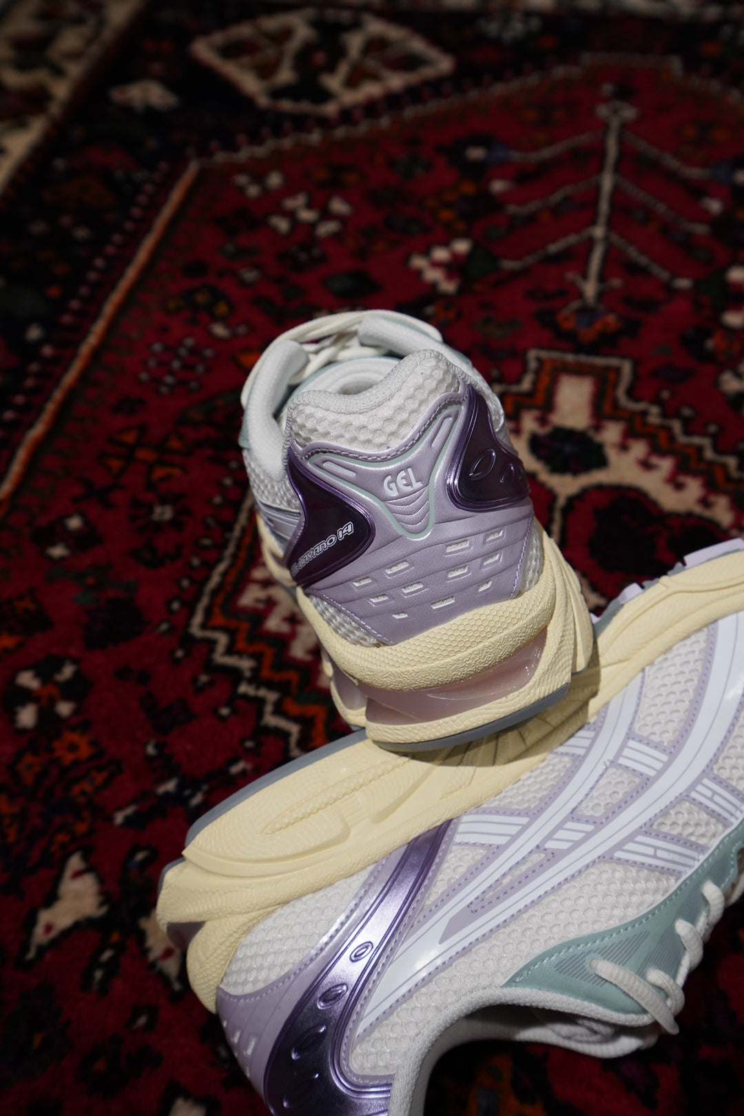 ASICS(アシックス)のGEL-KAYANO 14(CREAM/DUSK VIOLET