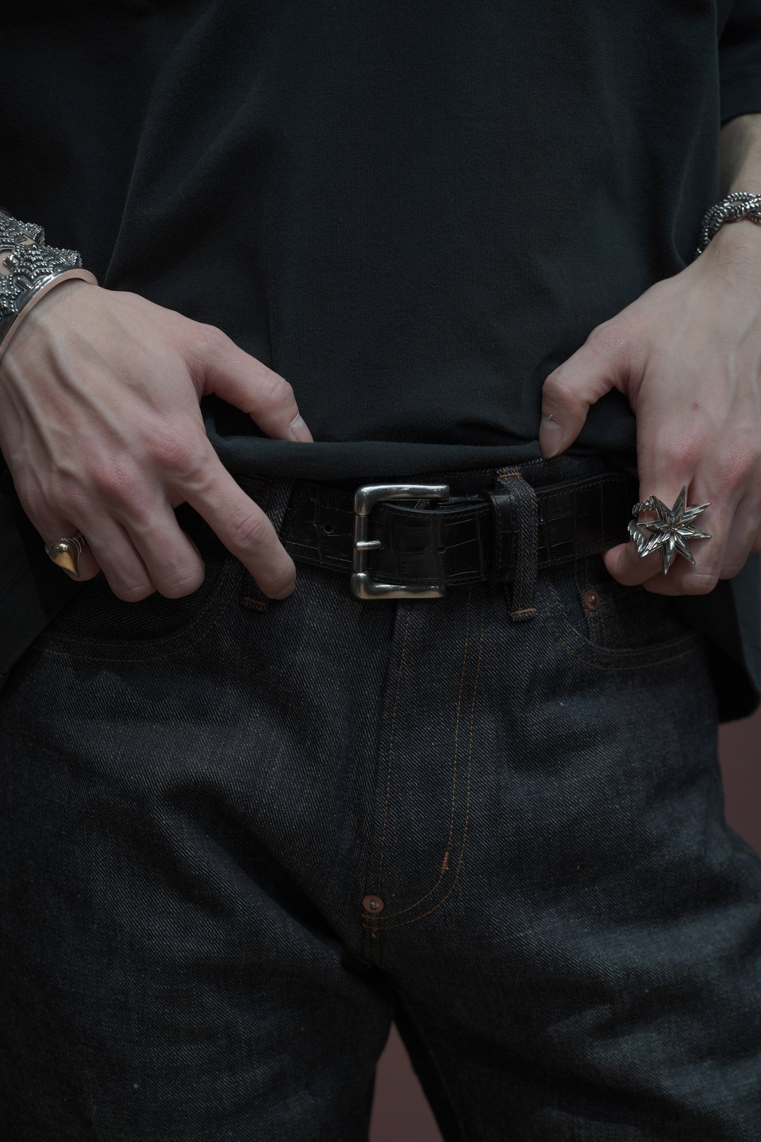 Omar Afridi(オマールアフリディ)26SSのEMBOSSED CROCODILE BELT(BLACK