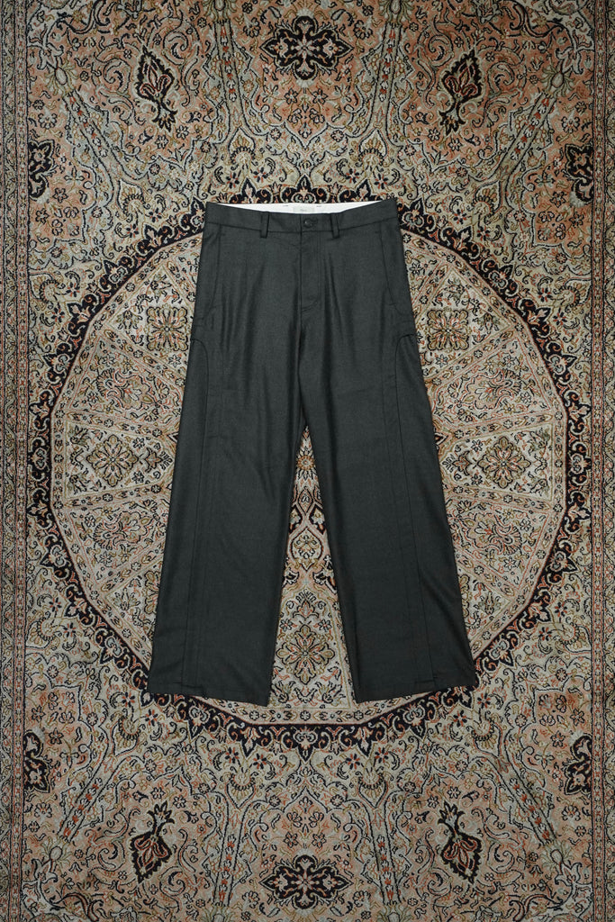 STEAF(スティーフ)25AWのBRAID CUTTING TUCK PANTS (DYED GREEN