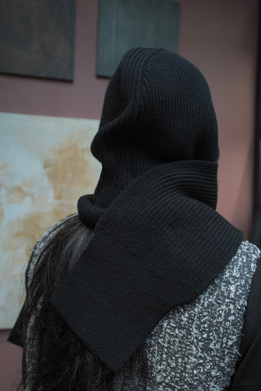 Omar Afridi(オマールアフリディ)26AWのHOODED KNIT SCARF (BLACK