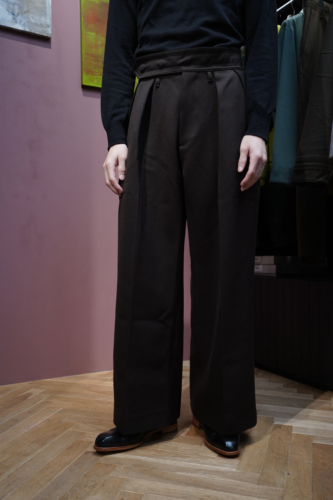 Omar Afridi(オマールアフリディ) のREICH PLEATED TROUSERS(TOBACCO