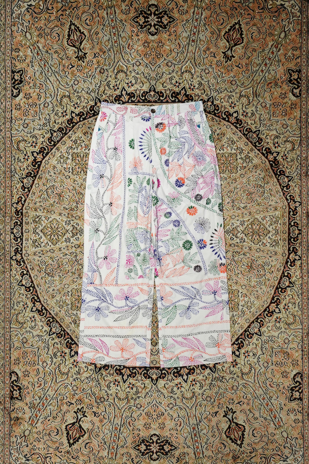 Glass Cypress(グラスサイプレス)のWhite Quilted Cotton Trousers 