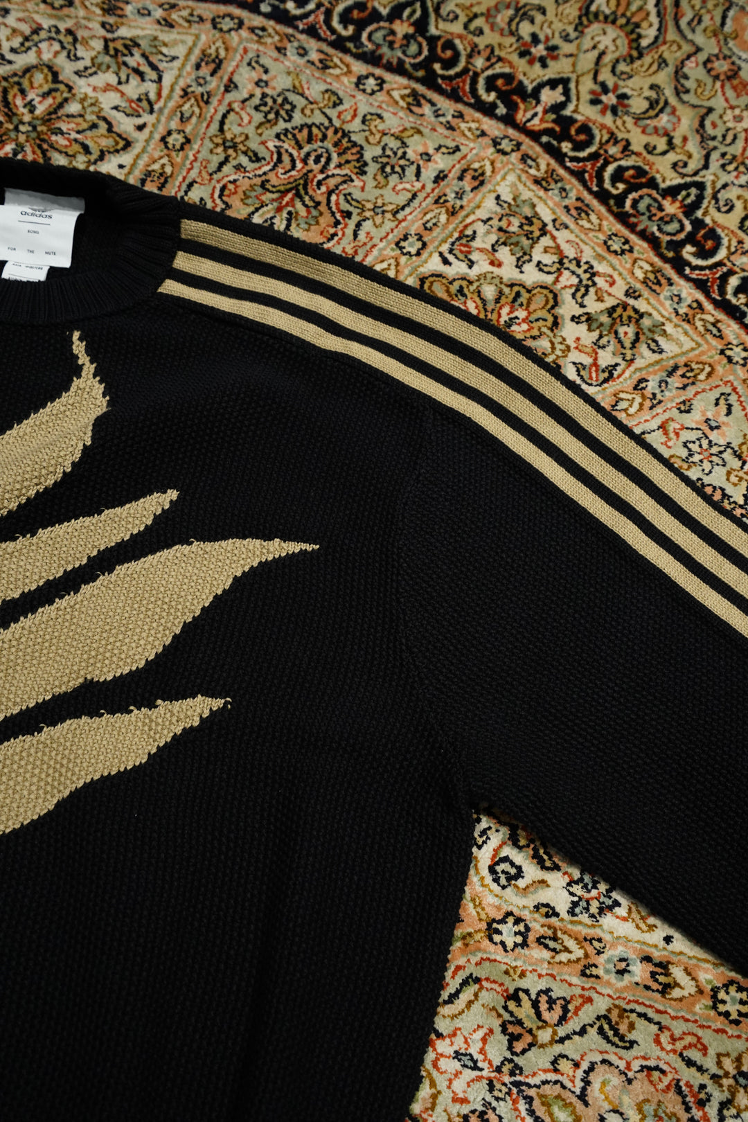 adiads(アディダス)のSong for the Mute STMT SFTM KNIT CREW (BLACK