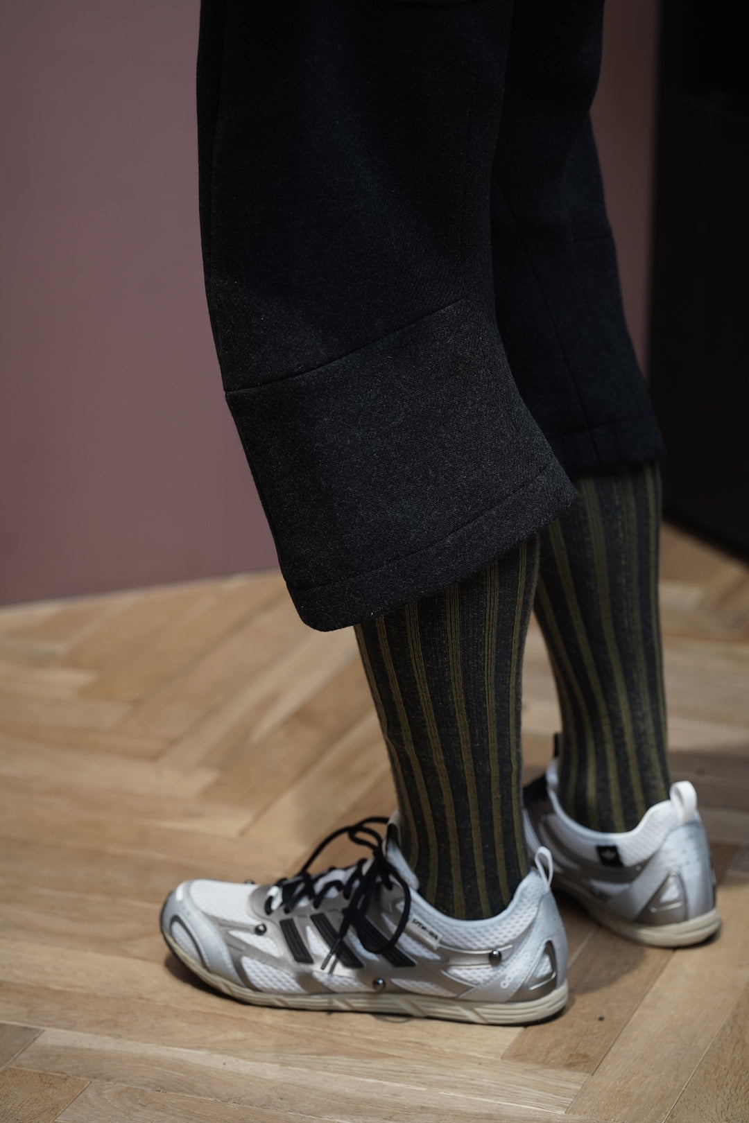 Omar Afridi(オマールアフリディ)25AWのARTICULATED SOCKS(YELLOW × DK