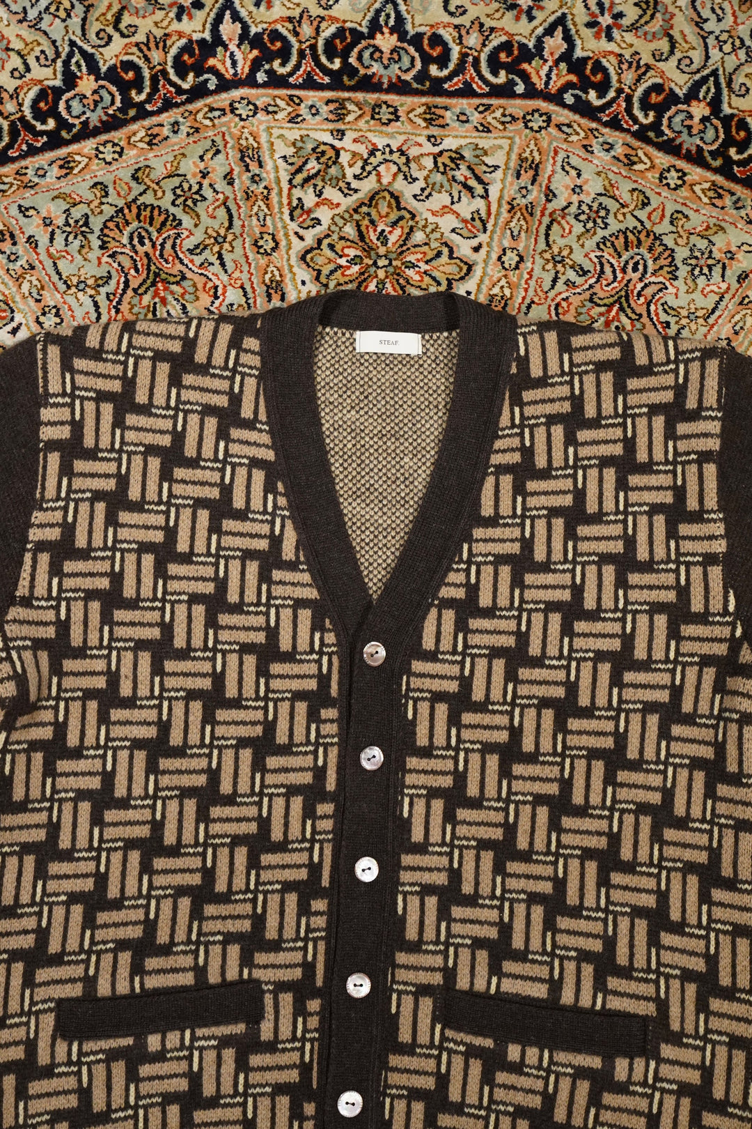 STEAF(スティーフ)のTILE KNIT CARDIGAN(GLOW BROWN)(ニット)の通販