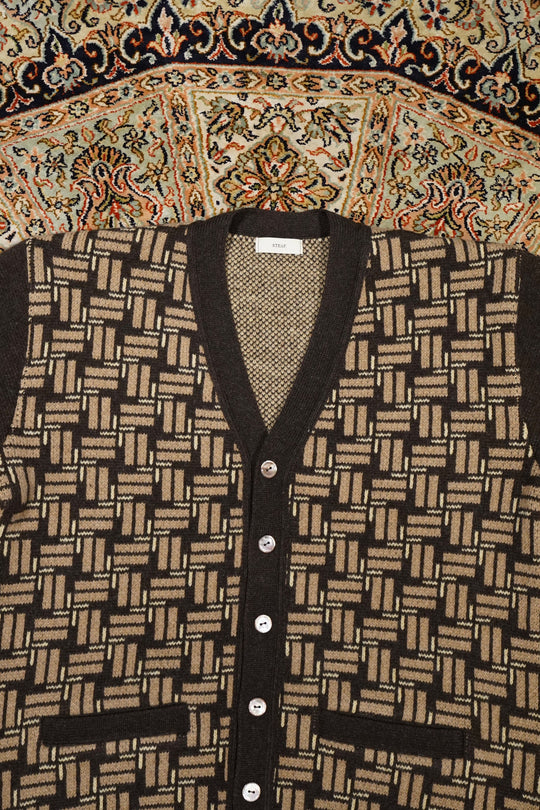 STEAF(スティーフ)のTILE KNIT CARDIGAN(GLOW BROWN)(ニット)の通販