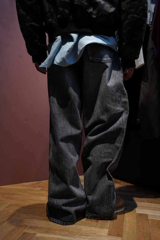 SUGARHILL(シュガーヒル)のFOILED DENIM TROUSERS WIDE CUT(BLACK