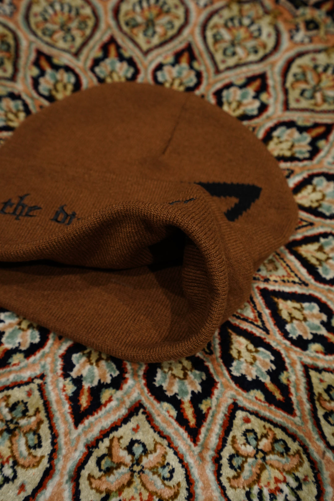 Children of the discordanceのUMBRO Logo Beanie(BROWN)(ニット帽)の