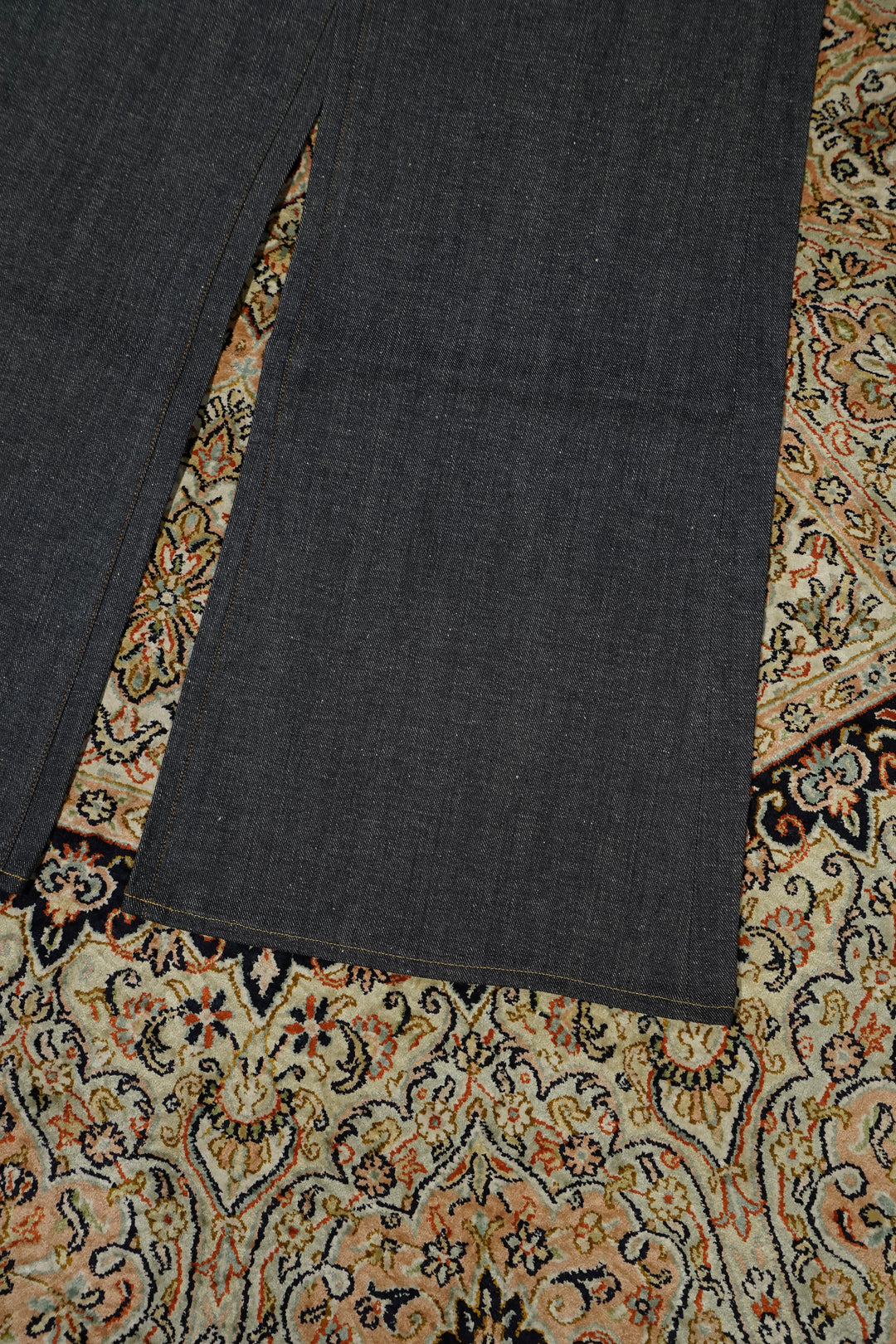 Taiga Takahashi(タイガタカハシ)のDENIM TROUSERS W(RAW INDIGO