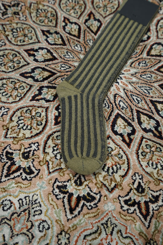 オマールアフリディ　Omar Afridi Omar Afridi(オマールアフリディ)25AWのARTICULATED SOCKS(YELLOW × DK