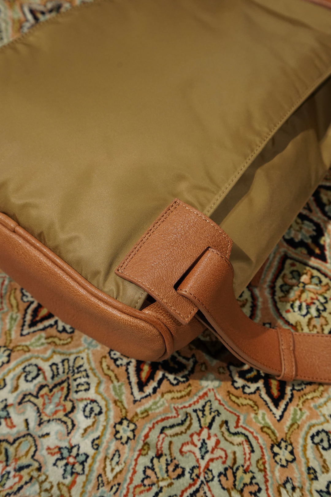 SAGAN VIENNA(サガン・ヴィエンナ)のNY_MOR MORE BAG(BEIGE