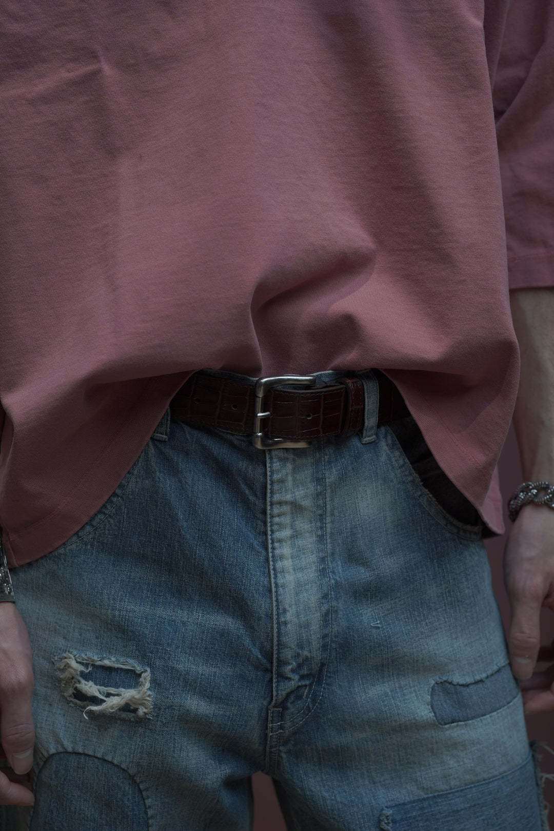 Omar Afridi(オマールアフリディ)26SSのEMBOSSED CROCODILE BELT(BROWN