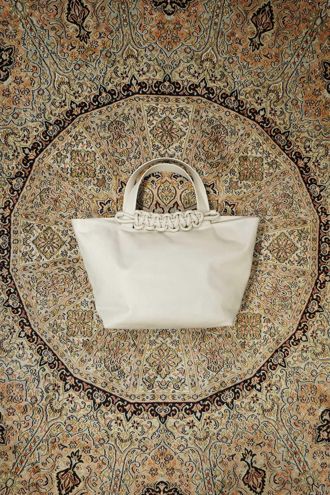 SAGAN VIENNA(サガン・ヴィエンナ)のPAZAR TOTE BAG XL(OAT MILK