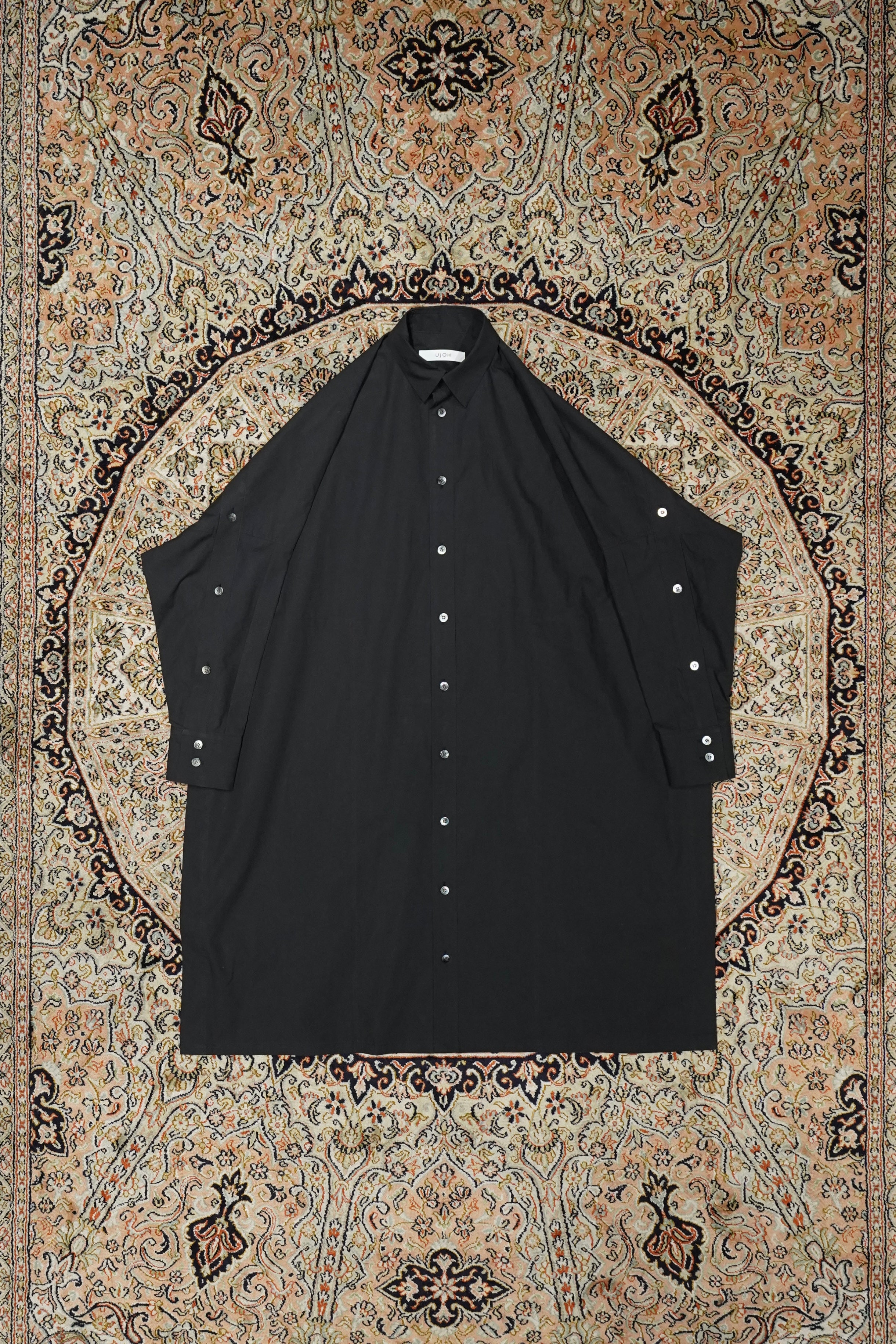 UJOH(ウジョー)のSquare Hem Shirt Dress(BLACK)(ワンピース)の