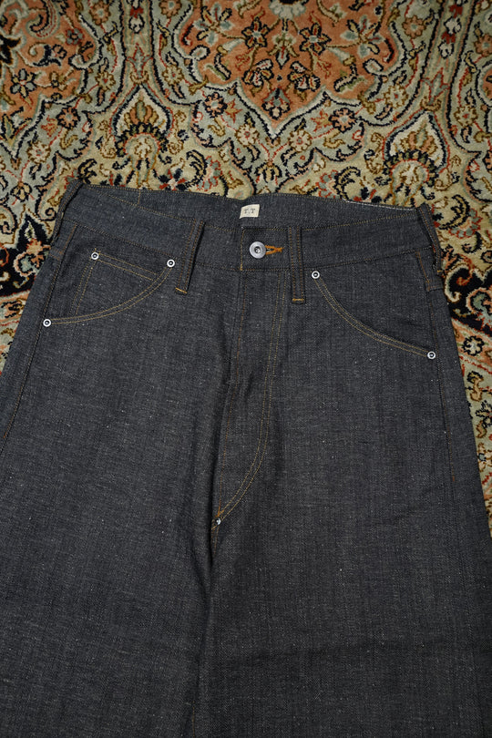 Taiga Takahashi(タイガタカハシ)のDENIM TROUSERS W(RAW INDIGO