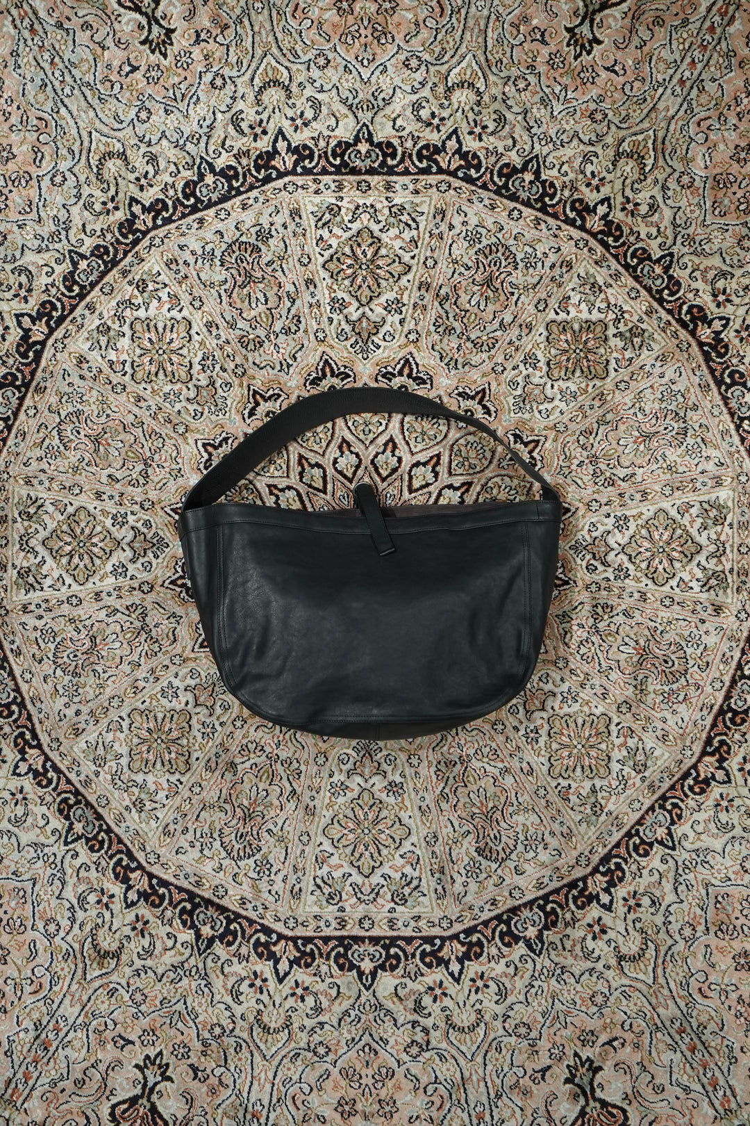Taiga Takahashi(タイガタカハシ)のNEWSBOY BAG(BLACK LEATHER