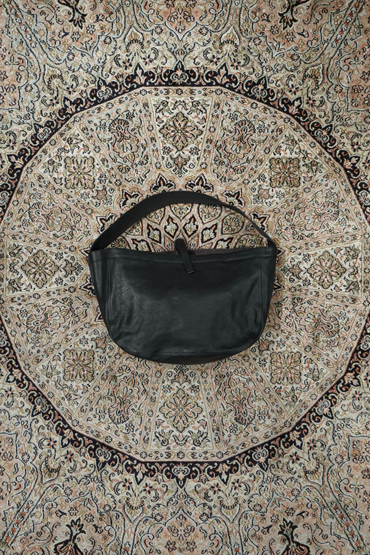Taiga Takahashi(タイガタカハシ)のNEWSBOY BAG(BLACK LEATHER