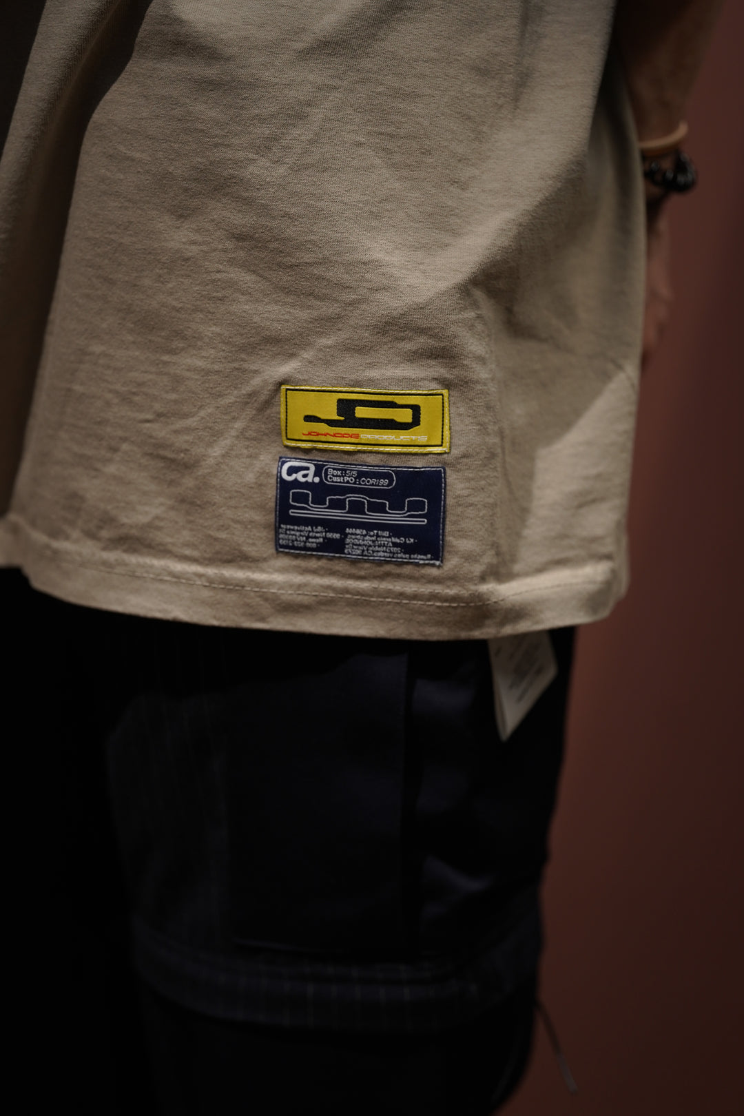 Children of the discordance × JOHN DOE SsAX TEE (KHAKI)(トップス