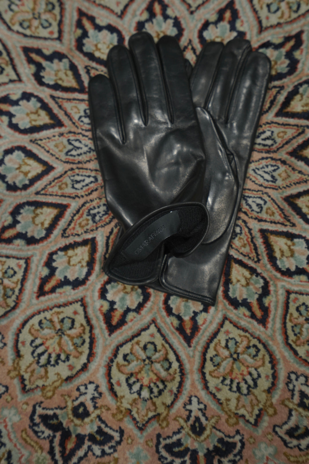 Omar Afridi(オマールアフリディ) 26AWのCURVED GLOVES(BLACK