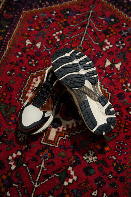 ASICS VANILLA AND BLACK TERRAIN GEL スニーカー GEL-TERRAIN | Unisex | Vanilla/Black | Sportstyle Shoes