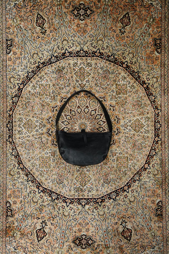 Taiga Takahashi(タイガタカハシ)のNEWSBOY BAG SMALL(BLACK LEATHER