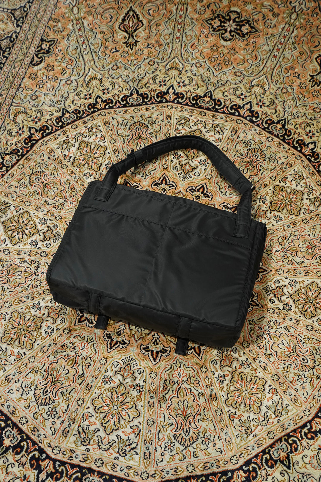 SAGAN VIENNA(サガン・ヴィエンナ)のMESSENGER BAG(BLACK