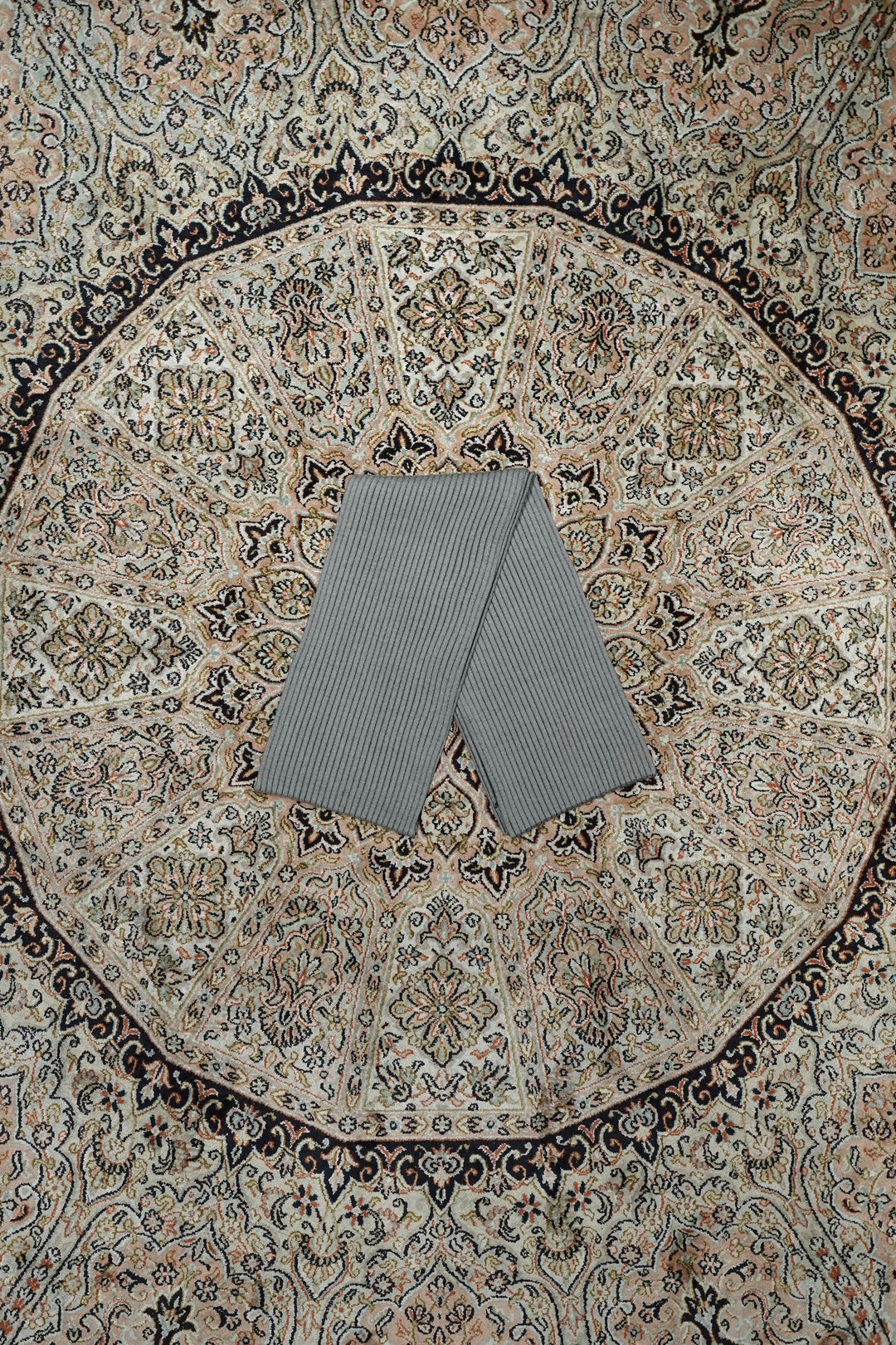 Omar Afridi(オマールアフリディ)25AWのARTICULATED KNITTED SCARF(L