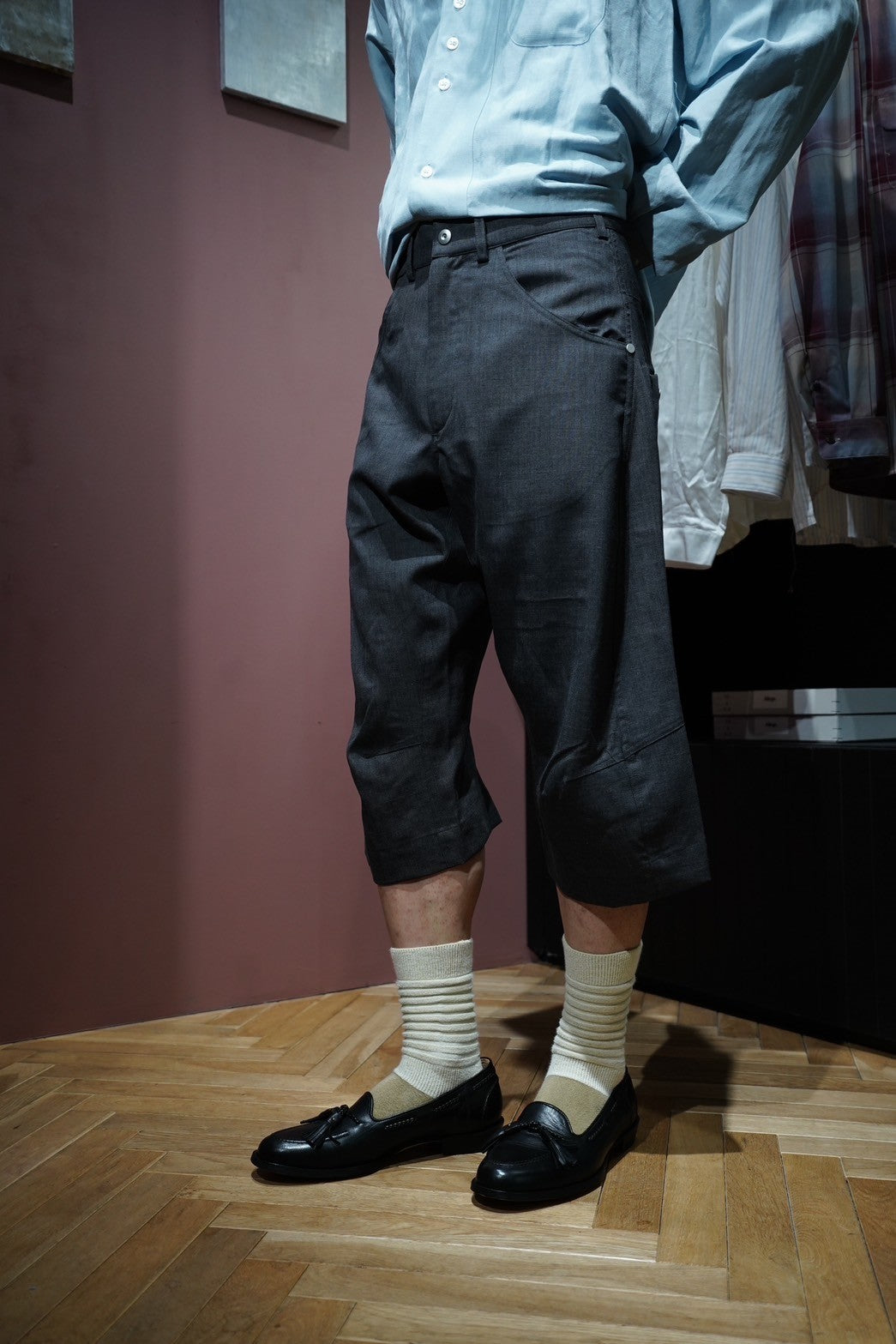 Omar Afridi(オマールアフリディ)25SSのKNEE DARTED FLARE SHORTS(GREY