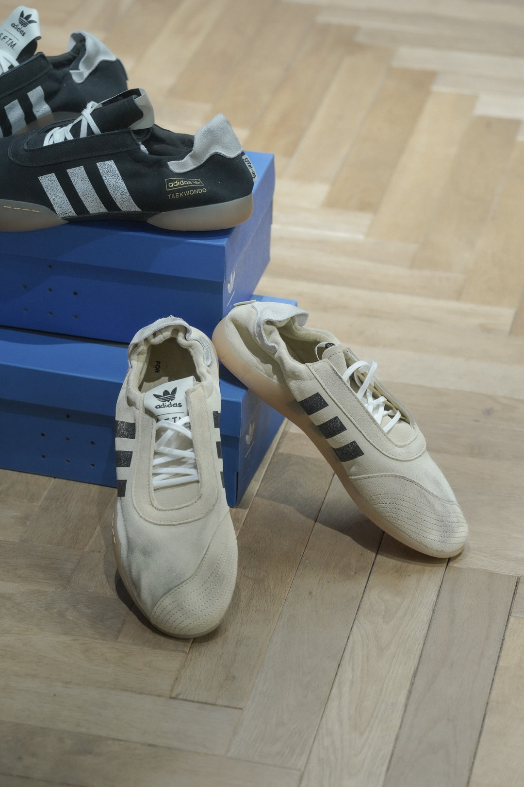 adiads(アディダス)のTAEKWONDO MEI W SFTM(BEIGE)(スニーカー)(靴)の