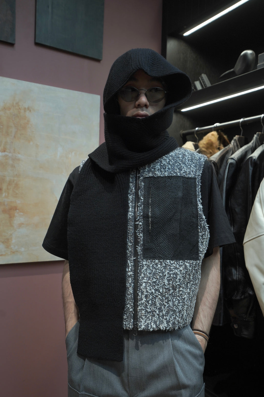 Omar Afridi(オマールアフリディ)26AWのHOODED KNIT SCARF (BLACK