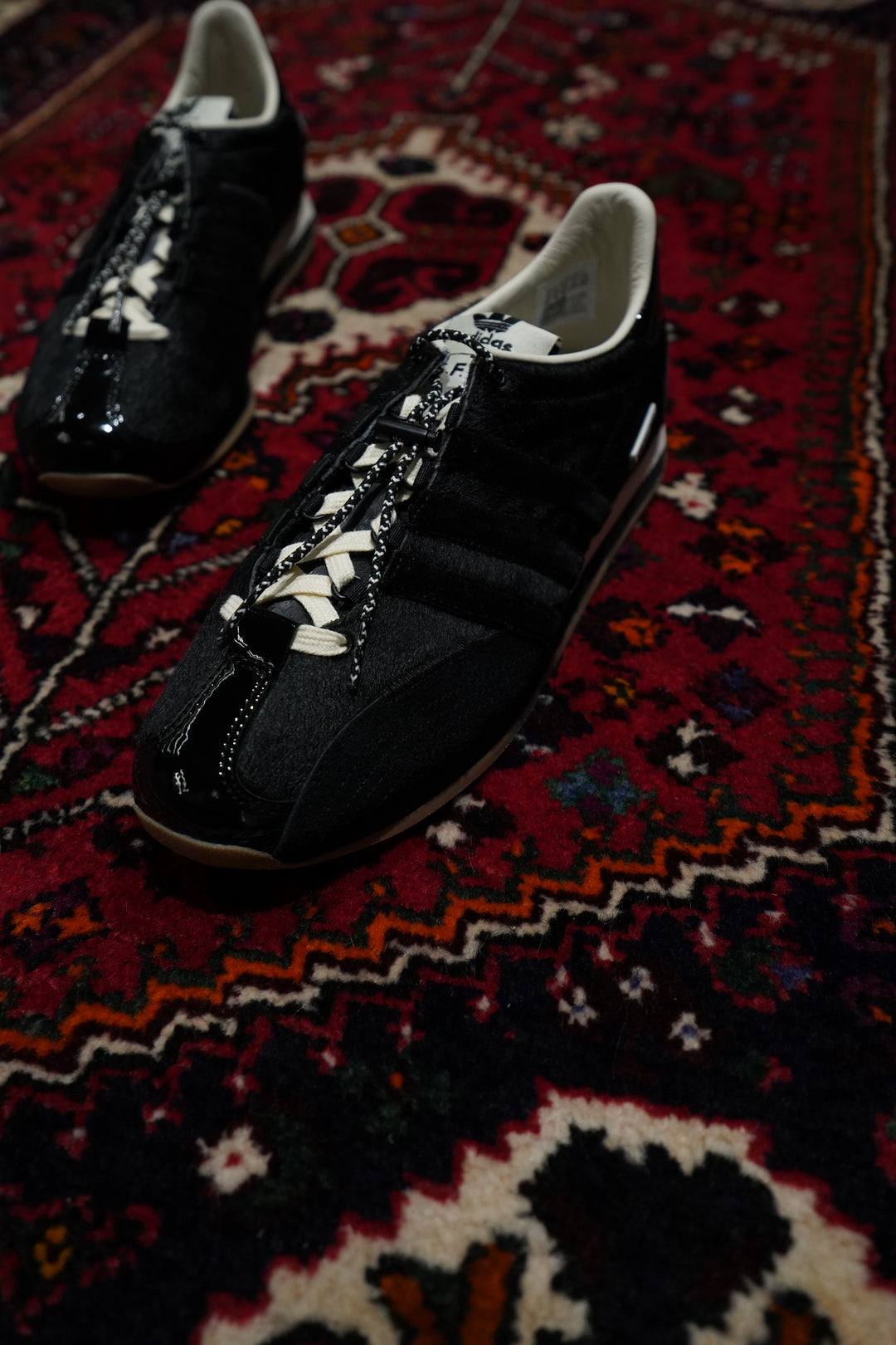 adiads(アディダス)のCOUNTRY OG SFTM(BLACK)(スニーカー)(靴)の通販