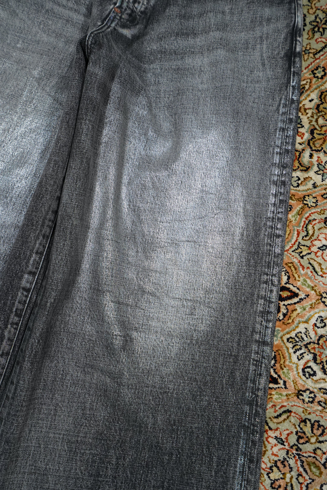 SUGARHILL(シュガーヒル)のFOILED DENIM TROUSERS WIDE CUT(BLACK