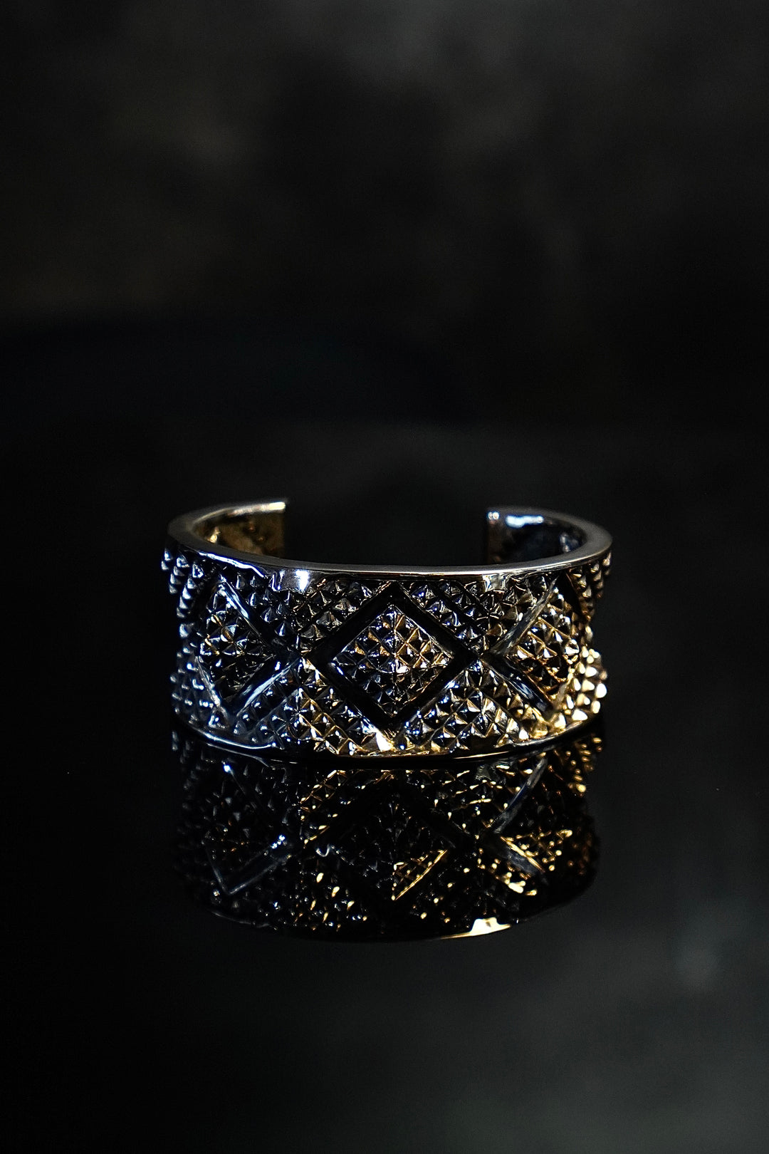 NATURAL INSTINCT Element Of Instinctバングル NATURAL INSTINCT(ナチュラル インスティンクト)の“Element of