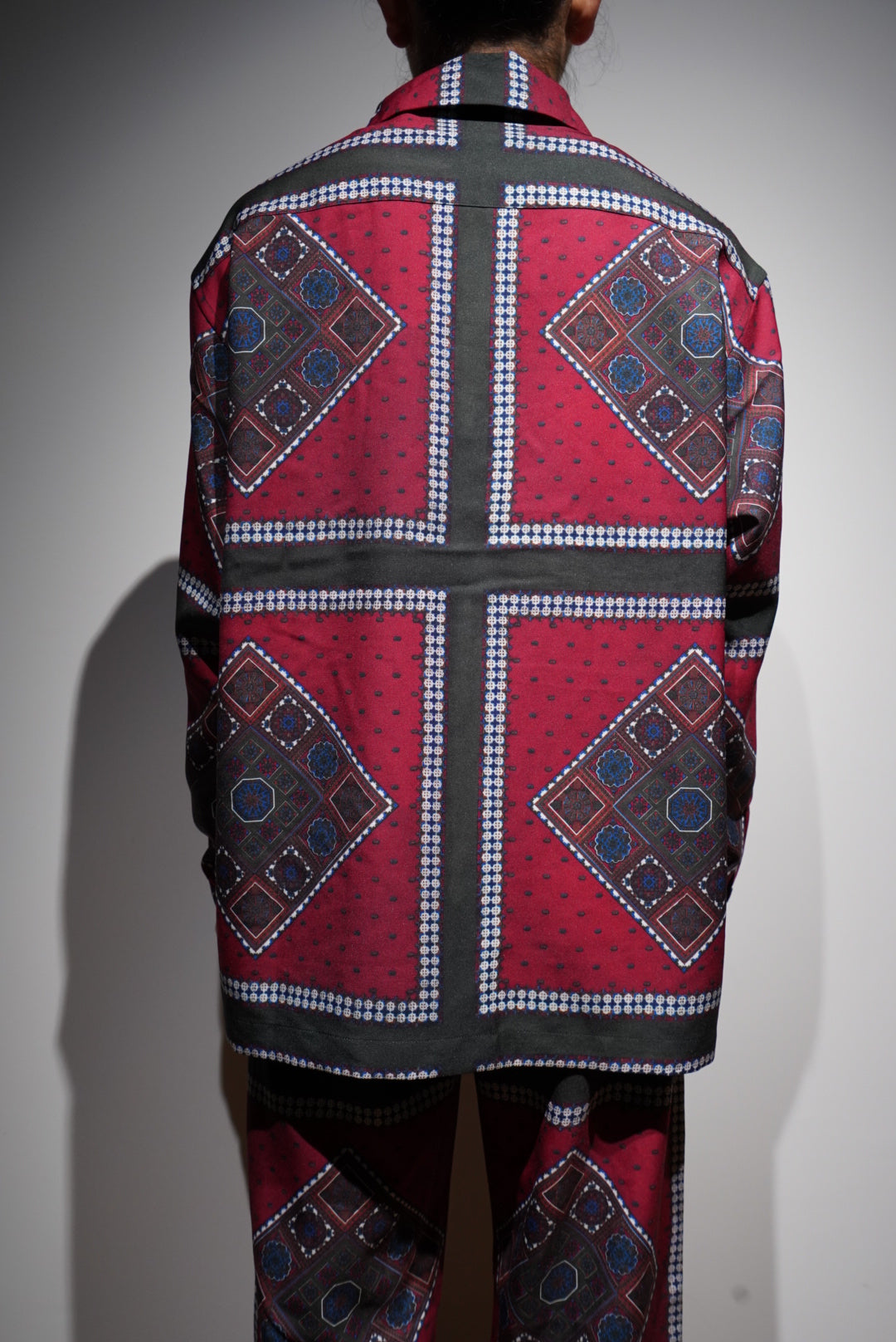 Children of the discordanceのPERSONAL DATA PRINT SHIRT D (C RED