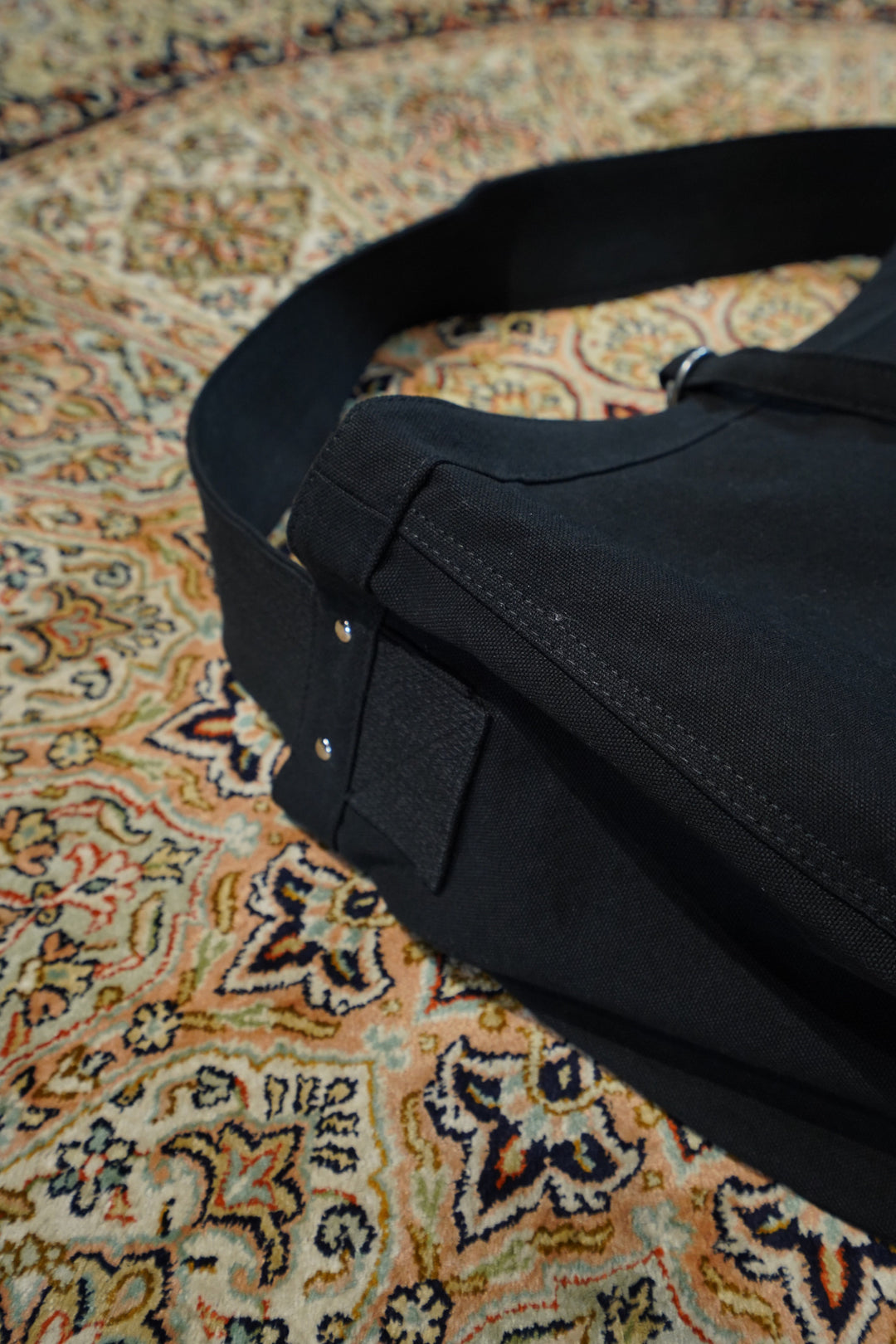 Taiga Takahashi(タイガタカハシ)のNEWSBOY BAG(BLACK