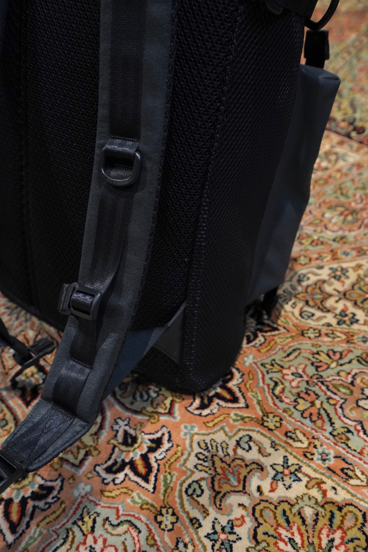 UJOH(ウジョー)のTMH Backpack(BLACK)(バックパック)の通販