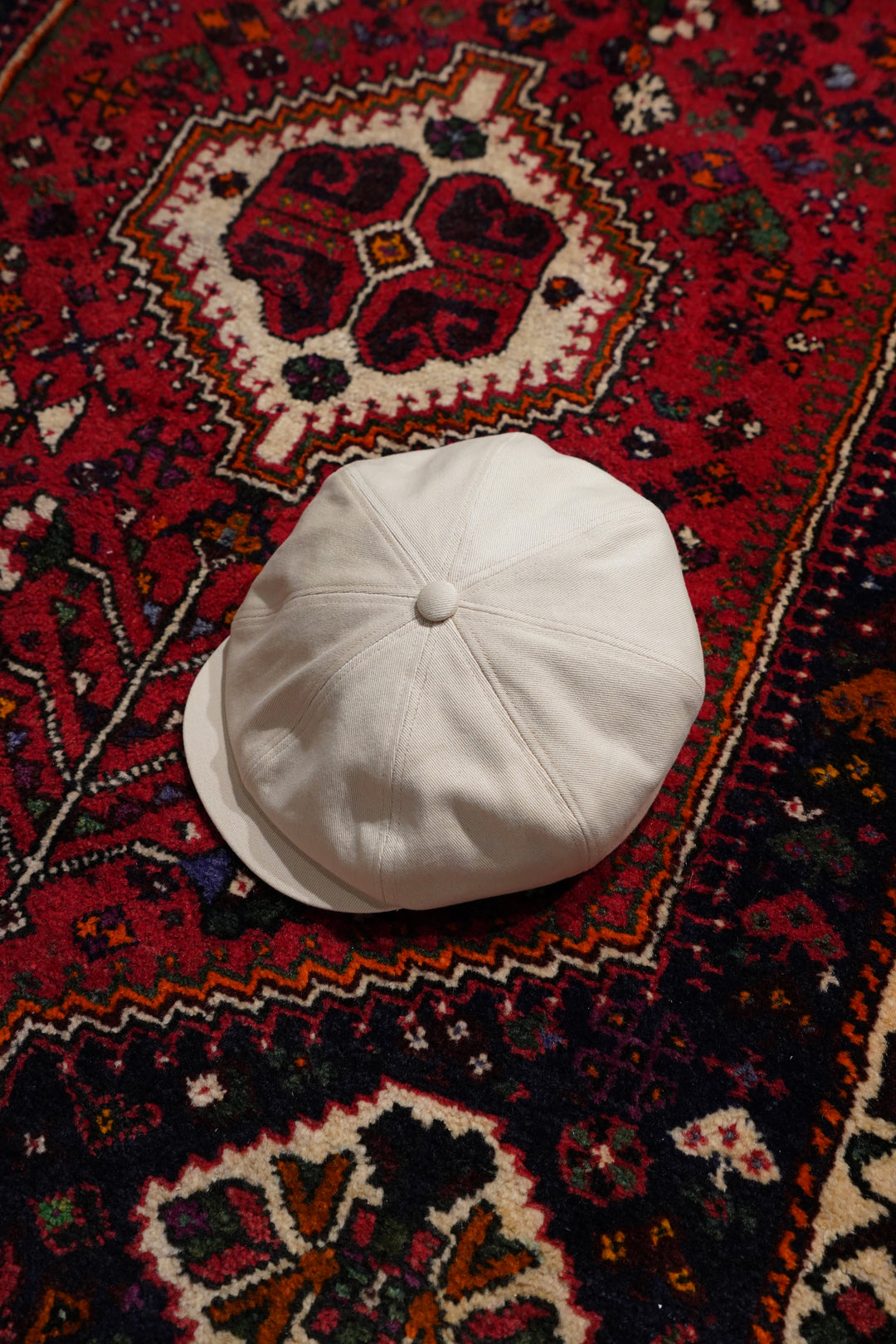 Taiga Takahashi(タイガタカハシ)のNEWSBOY CAP (IVORY Taiga Takahashi(タイガタカハシ)のNEWSBOY CAP (IVORY