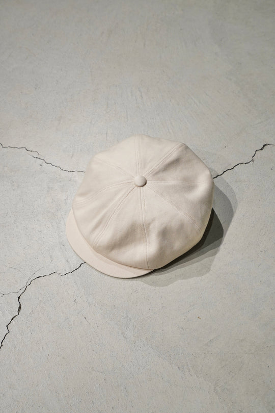 Taiga Takahashi(タイガタカハシ)のNEWSBOY CAP (IVORY