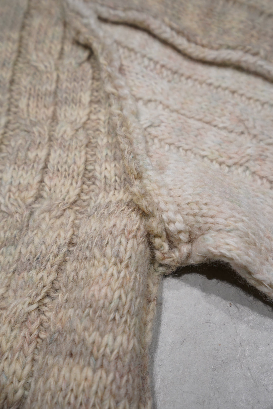 SUGARHILL（シュガーヒル）のMULTICOLOR CABLE BUG KNIT(MULTI-WHITE