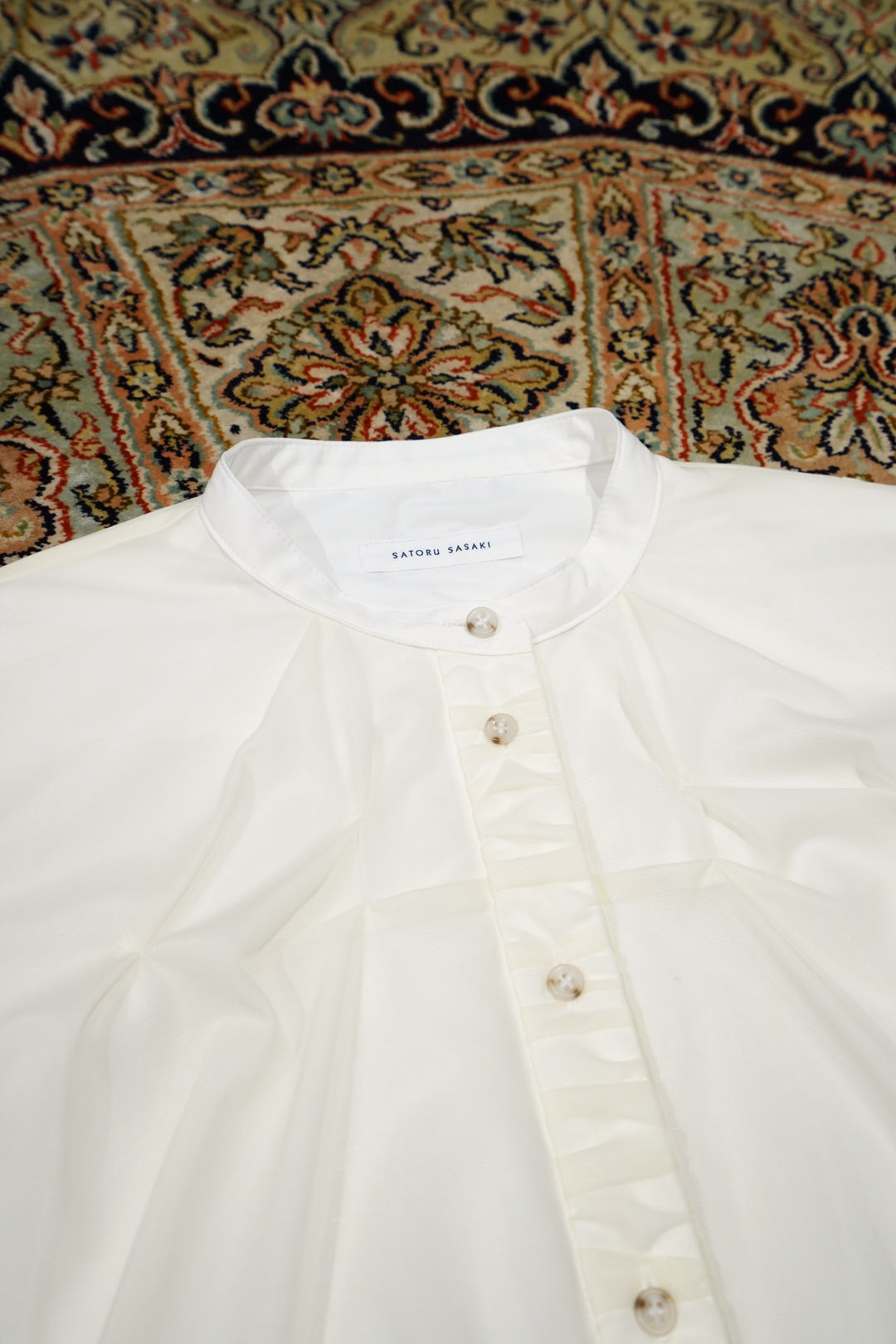 SATORU SASAKI(サトルササキ)のLAYER SHIRT(WHITE)(シャツ)の